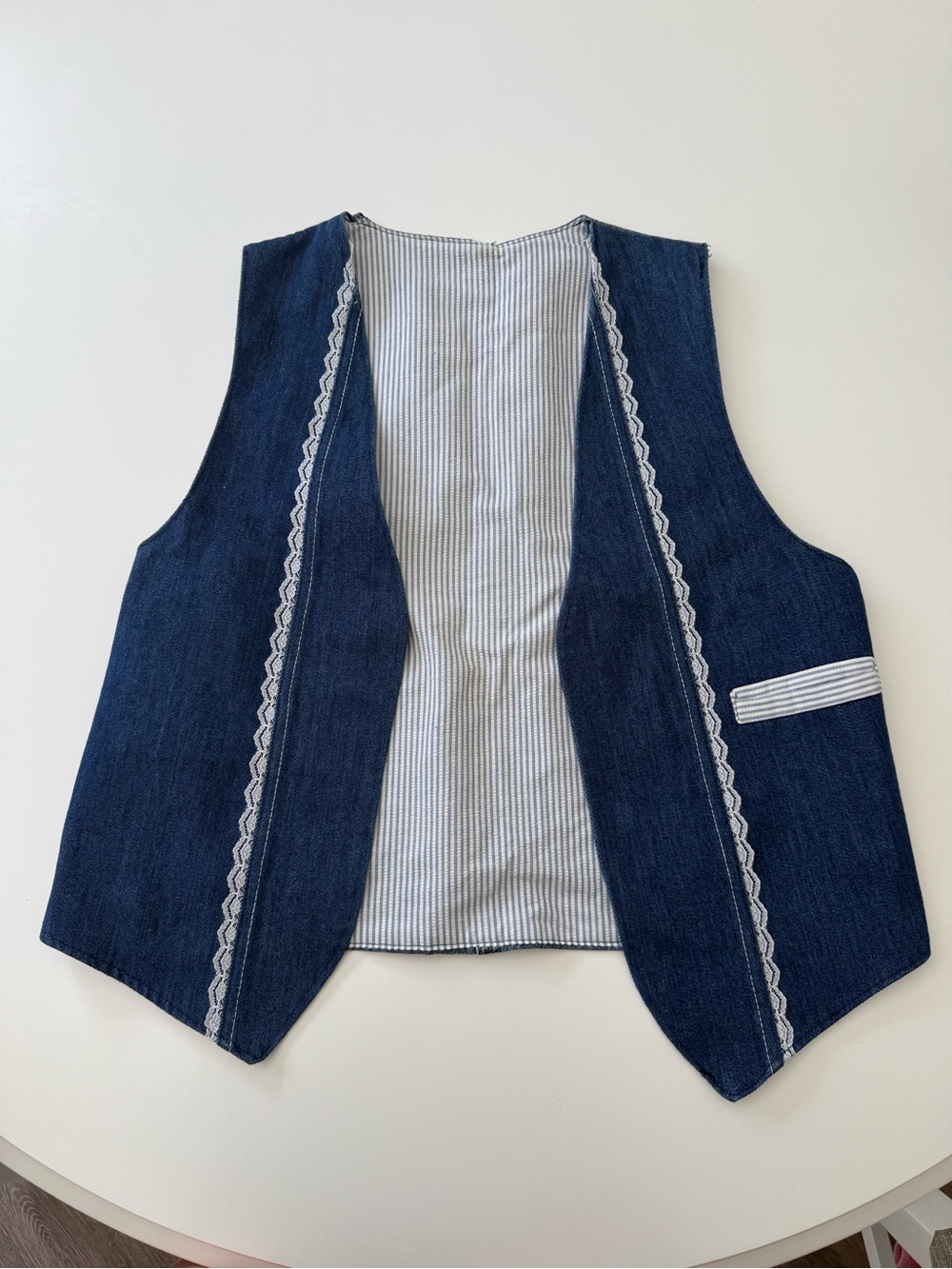 vintage Lee denim vest 💙